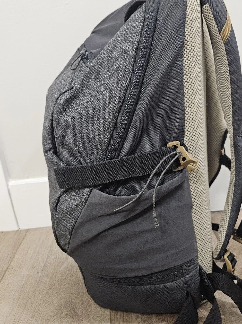QUECHUA/Decatlon Arpenaz 500 30L insulated hiking backpack - Ice grey
